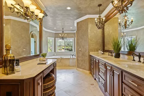 Bath - 5050 Lexington Cir, Loomis, CA 95650 photo 4 of 10