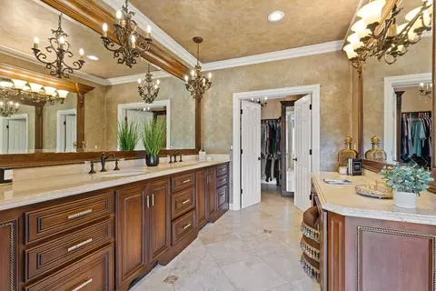 Bath - 5050 Lexington Cir, Loomis, CA 95650 photo 2 of 10