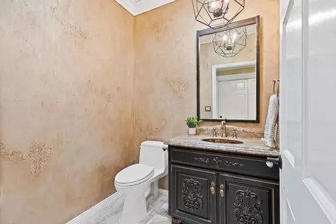 Bath - 5050 Lexington Cir, Loomis, CA 95650 photo 8 of 10