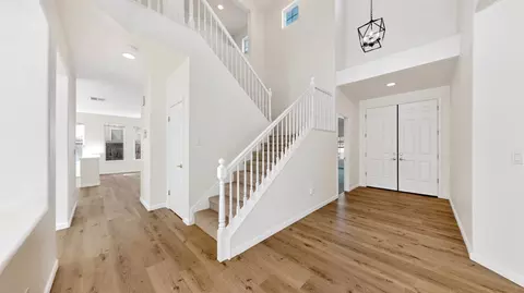 Entry Way - 4210 Eveningside Ln, Tracy, CA 95377 photo 4 of 10