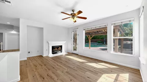 Living - 4210 Eveningside Ln, Tracy, CA 95377 photo 10 of 11