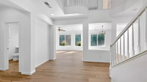 Entry Way - 4210 Eveningside Ln, Tracy, CA 95377 photo 3 of 10