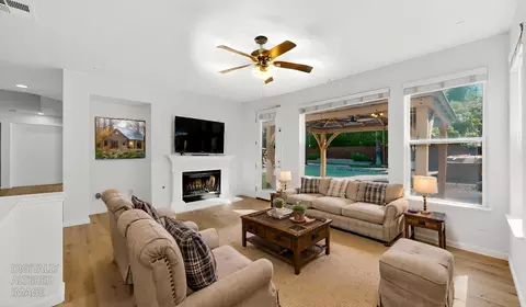 Living - 4210 Eveningside Ln, Tracy, CA 95377 photo 9 of 11