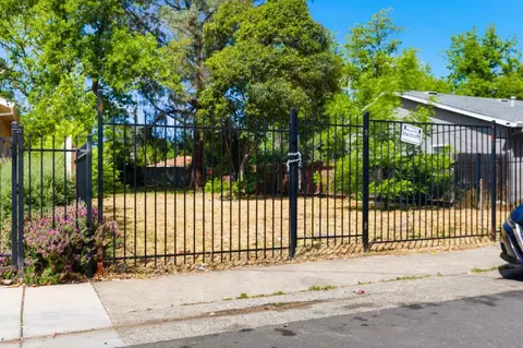 4046 43rd St, Sacramento, CA 95820