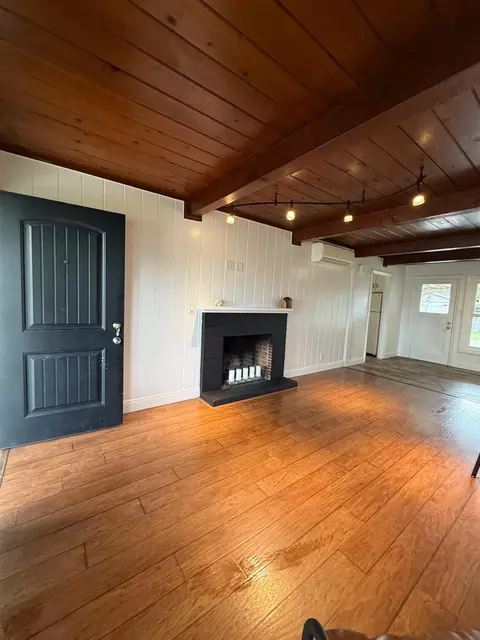 Living - 1417 Giahos Ave, Modesto, CA 95358 photo 2 of 6