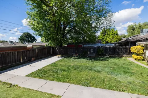 Exterior - 1417 Giahos Ave, Modesto, CA 95358 photo 3 of 7