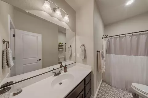 Bath - 4727 Sophia Ct, Keyes, CA 95328 photo 2 of 2