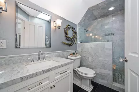 Bath - 2380 Delmar Ave, Penryn, CA 95663 photo 4 of 6