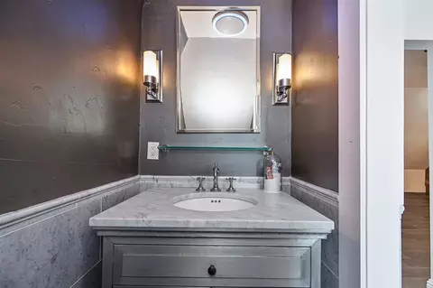 Bath - 2380 Delmar Ave, Penryn, CA 95663 photo 5 of 6
