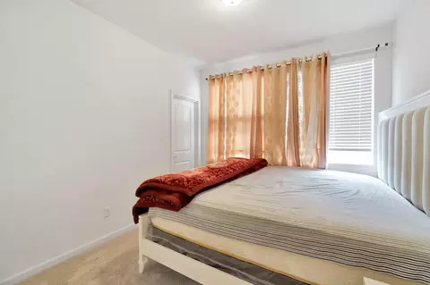 Bedroom - 6118 E Berkeley Ave, Fresno, CA 93727 photo 3 of 6