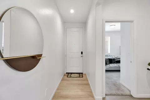 Entry Way - 6118 E Berkeley Ave, Fresno, CA 93727 photo 1 of 4