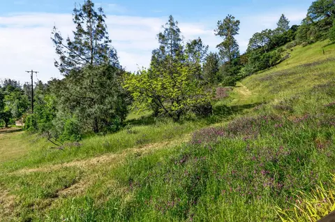Exterior - 5595 Dream Valley Rd, Red Bluff, CA 96080 photo 4 of 4