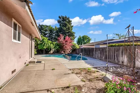 Exterior - 1205 Camden Pl, Manteca, CA 95336 photo 4 of 6