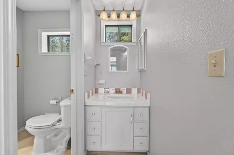 Bath - 3150 Stope Dr, Placerville, CA 95667 photo 4 of 8