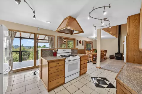 Kitchen - 3150 Stope Dr, Placerville, CA 95667 photo 4 of 6