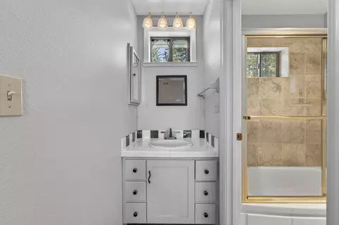 Bath - 3150 Stope Dr, Placerville, CA 95667 photo 7 of 8
