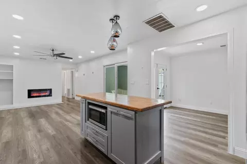 Living - 4005 Goldust Dr, Modesto, CA 95355 photo 4 of 5