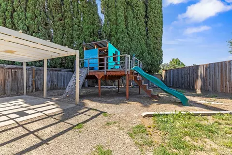 Exterior - 4005 Goldust Dr, Modesto, CA 95355 photo 8 of 9