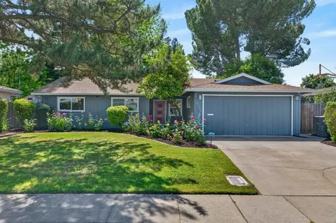 6742 Park Riviera Way, Sacramento, CA 95831