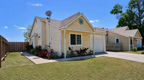 1772 Heritage Dr, Merced, CA 95341