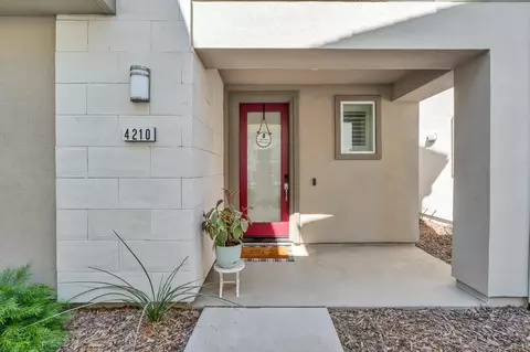 4210 Ocean Ln, Elk Grove, CA 95757