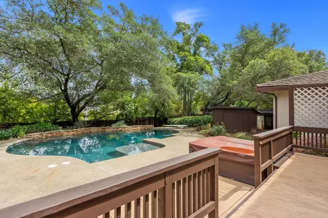 Exterior - 7249 Pine View Dr, Folsom, CA 95630 photo 4 of 9