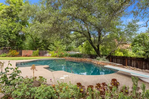 Exterior - 7249 Pine View Dr, Folsom, CA 95630 photo 7 of 9