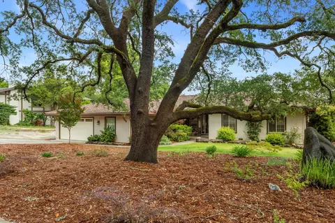 Exterior - 7249 Pine View Dr, Folsom, CA 95630 photo 2 of 9