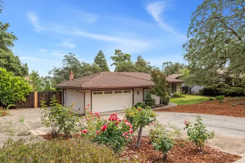 Exterior - 7249 Pine View Dr, Folsom, CA 95630 photo 3 of 9