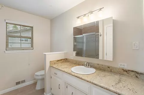 Bath - 7249 Pine View Dr, Folsom, CA 95630 photo 2 of 3