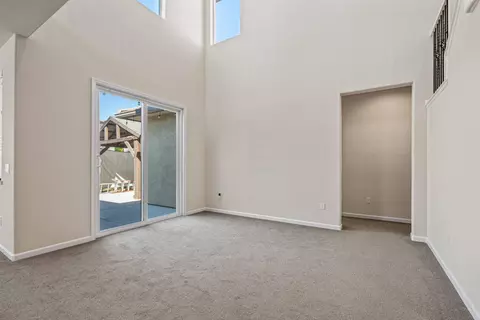 Living - 3264 Showcase Way, Modesto, CA 95356 photo 2 of 5