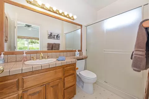 Bath - 2899 Stagecoach Rd, Placerville, CA 95667 photo 1 of 7