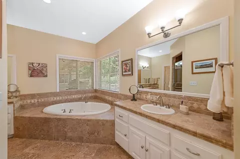 Bath - 2899 Stagecoach Rd, Placerville, CA 95667 photo 3 of 7