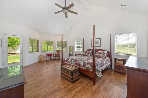 Bedroom - 2899 Stagecoach Rd, Placerville, CA 95667 photo 6 of 9