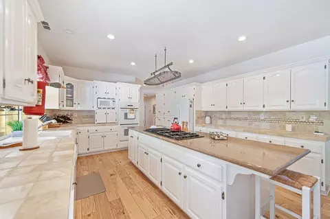 Kitchen - 2899 Stagecoach Rd, Placerville, CA 95667 photo 4 of 8