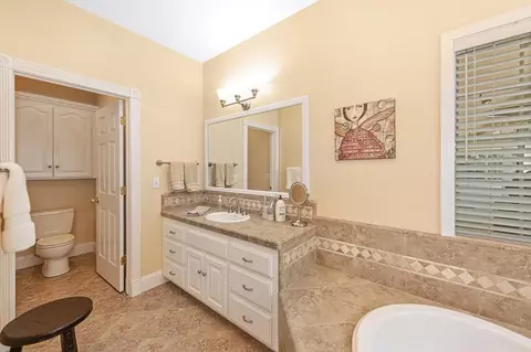Bath - 2899 Stagecoach Rd, Placerville, CA 95667 photo 6 of 7