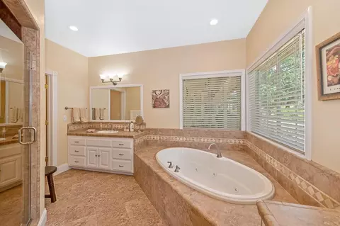 Bath - 2899 Stagecoach Rd, Placerville, CA 95667 photo 4 of 7