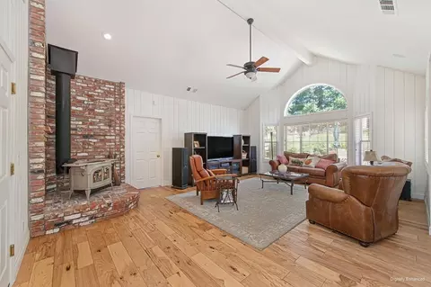 Living - 2899 Stagecoach Rd, Placerville, CA 95667 photo 2 of 2