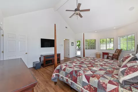 Bedroom - 2899 Stagecoach Rd, Placerville, CA 95667 photo 7 of 9