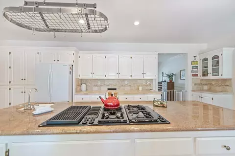 Kitchen - 2899 Stagecoach Rd, Placerville, CA 95667 photo 8 of 8