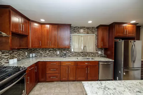 902 Meladee Ln, Galt, CA 95632 photo 13