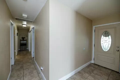 902 Meladee Ln, Galt, CA 95632 photo 5