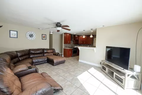 902 Meladee Ln, Galt, CA 95632 photo 6