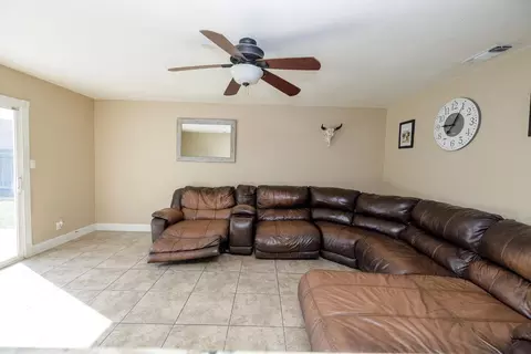 902 Meladee Ln, Galt, CA 95632 photo 10