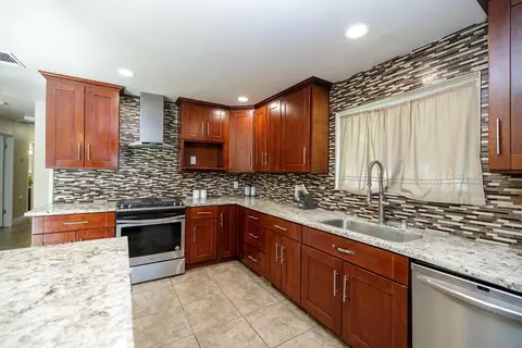 902 Meladee Ln, Galt, CA 95632 photo 15