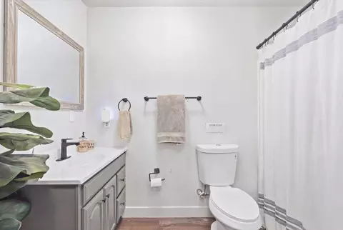 Bath - 1327 Elena Dr, Ripon, CA 95366 photo 2 of 2