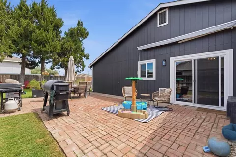 Exterior - 1327 Elena Dr, Ripon, CA 95366 photo 7 of 9
