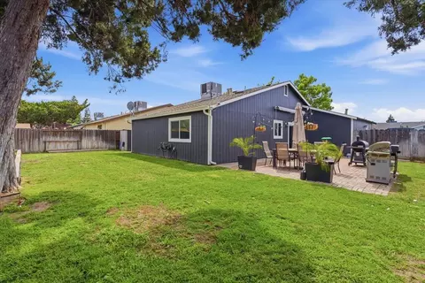 Exterior - 1327 Elena Dr, Ripon, CA 95366 photo 5 of 9
