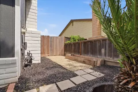 Exterior - 1327 Elena Dr, Ripon, CA 95366 photo 9 of 9