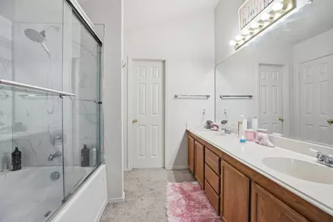 Bath - 2828 Field Stone St, Modesto, CA 95355 photo 2 of 3